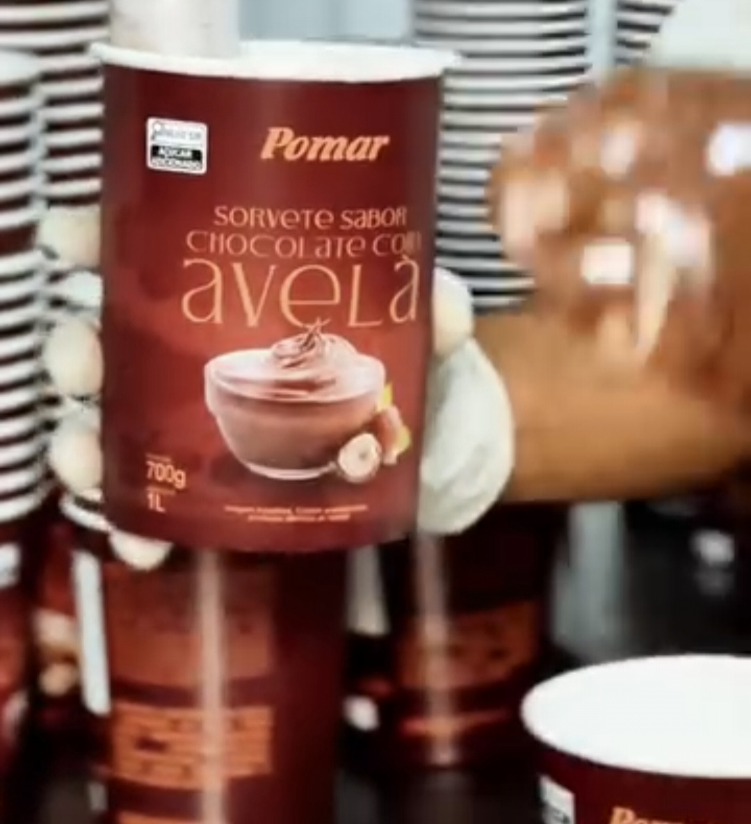 Pote Sorvete Chocolate com Avelã 1 l Pomar